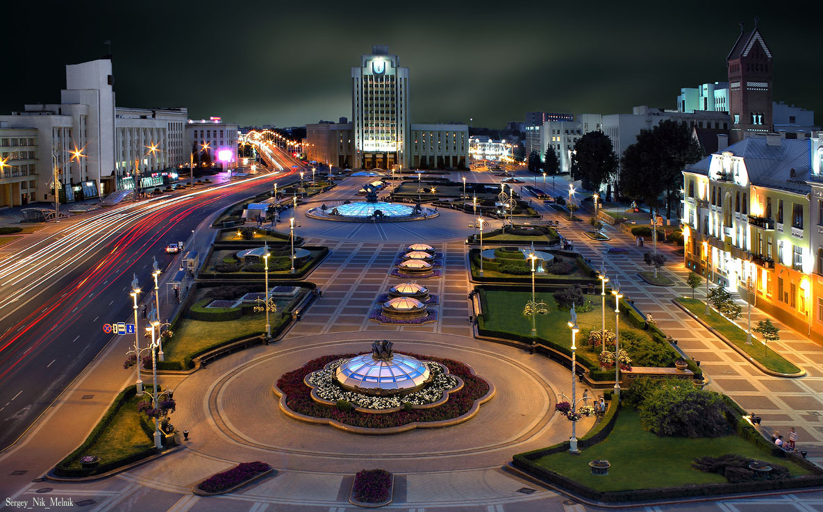 Городская площадь Независимости в Минске